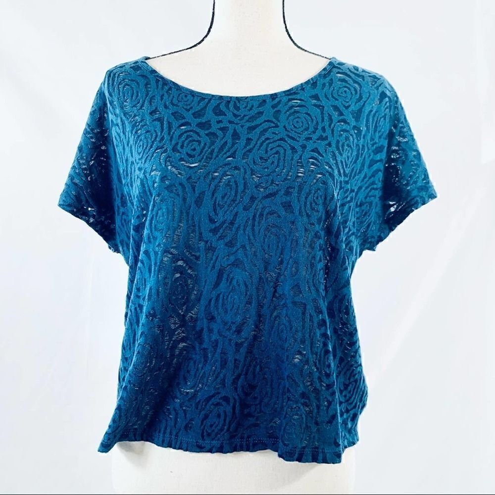 Forever 21 Floral Knot Back Top Small
